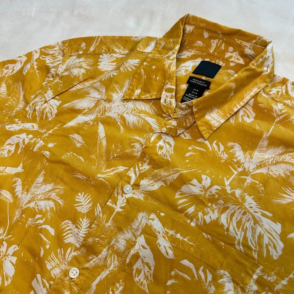 H&M Mens Regular Fit Tropical Palm Print Button Down Shirt Yellow Medium Cotton